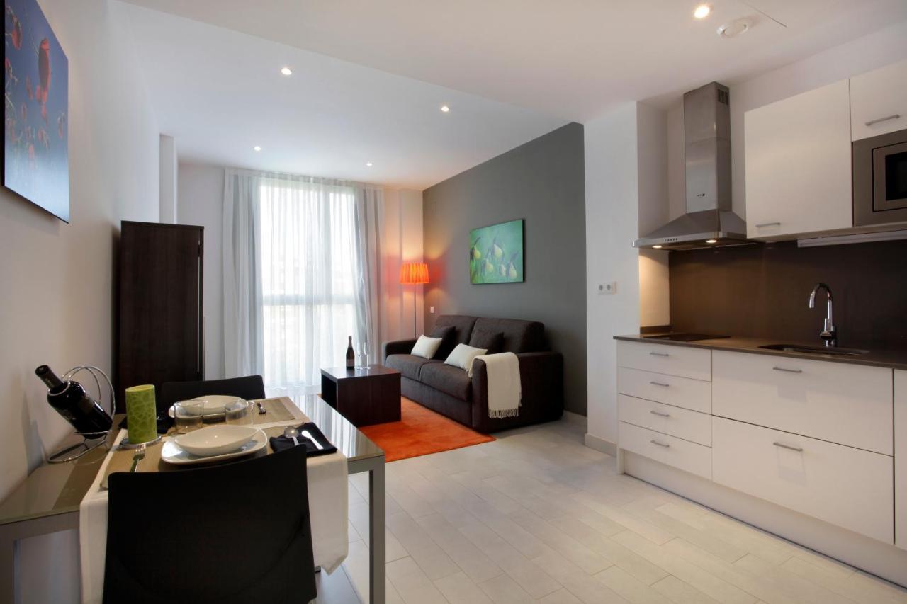 Fisa Rentals Les Corts Apartments Barcelona Exteriör bild