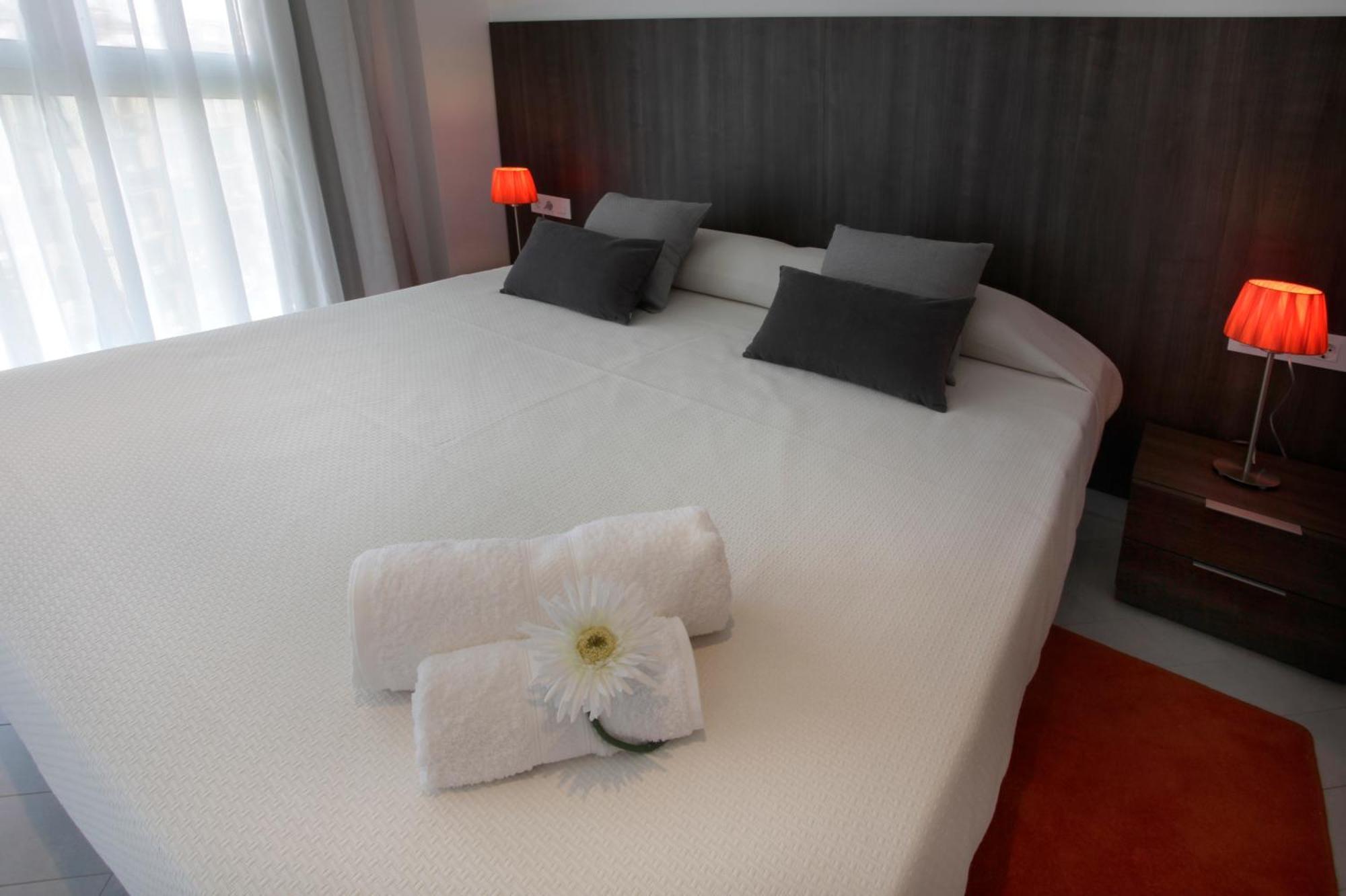 Fisa Rentals Les Corts Apartments Barcelona Exteriör bild