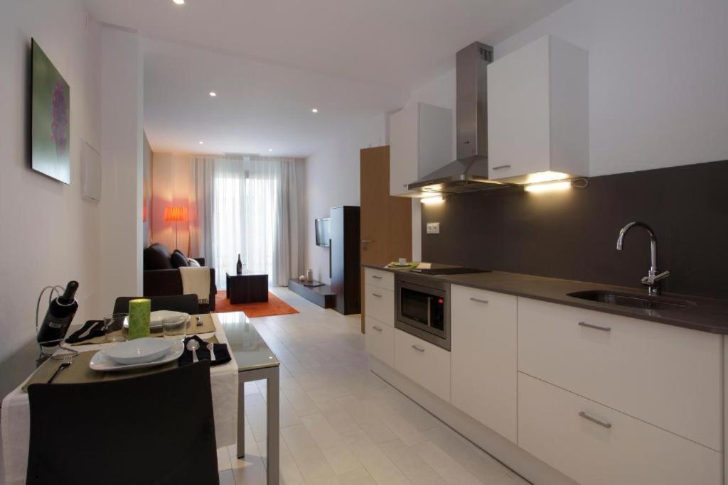 Fisa Rentals Les Corts Apartments Barcelona Exteriör bild
