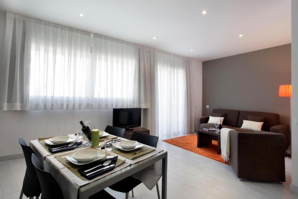 Fisa Rentals Les Corts Apartments Barcelona Exteriör bild