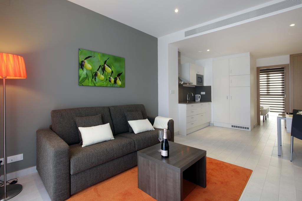 Fisa Rentals Les Corts Apartments Barcelona Exteriör bild